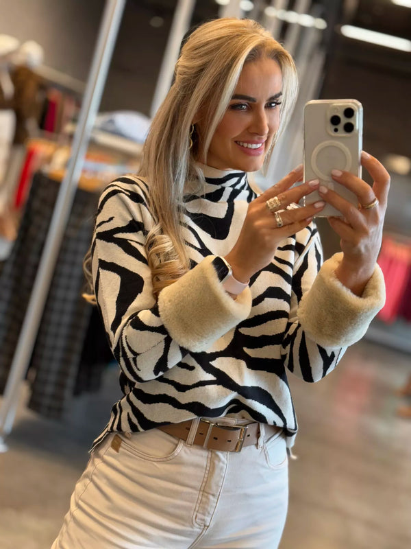 Blusa Biamar Animal Print Com Punho De Pele Bege