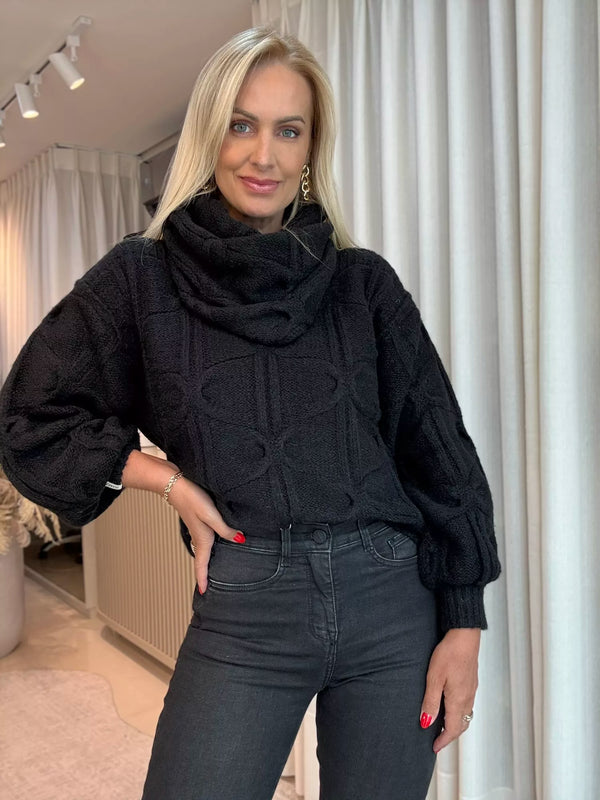 Blusa Biamar Com Gola Removível Preto