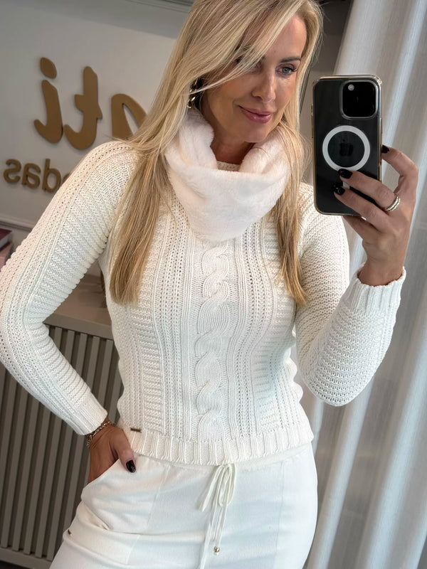 Blusa Trabalhada Com Gola Removível De Pele Off White